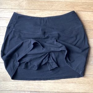 large nanette lepore black skort, tennis skirt, short skirt with built in shorts